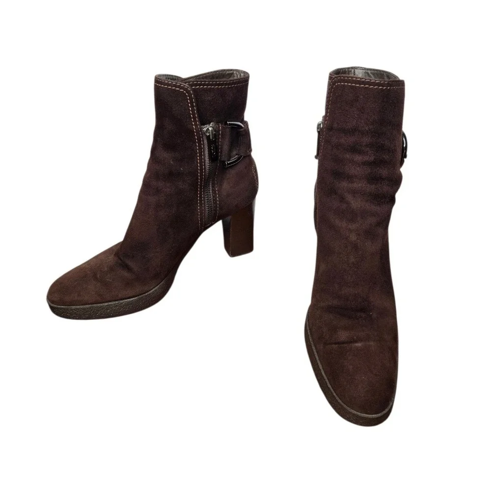 Tod's Brown Suede Buckle Detail Ankle Boots 38 Block Heel Platform Luxe Italy